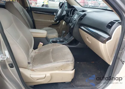 2013 Kia Sorento Lx z USA, uszkodzony, nr VIN 5XYKTCA67DG422416